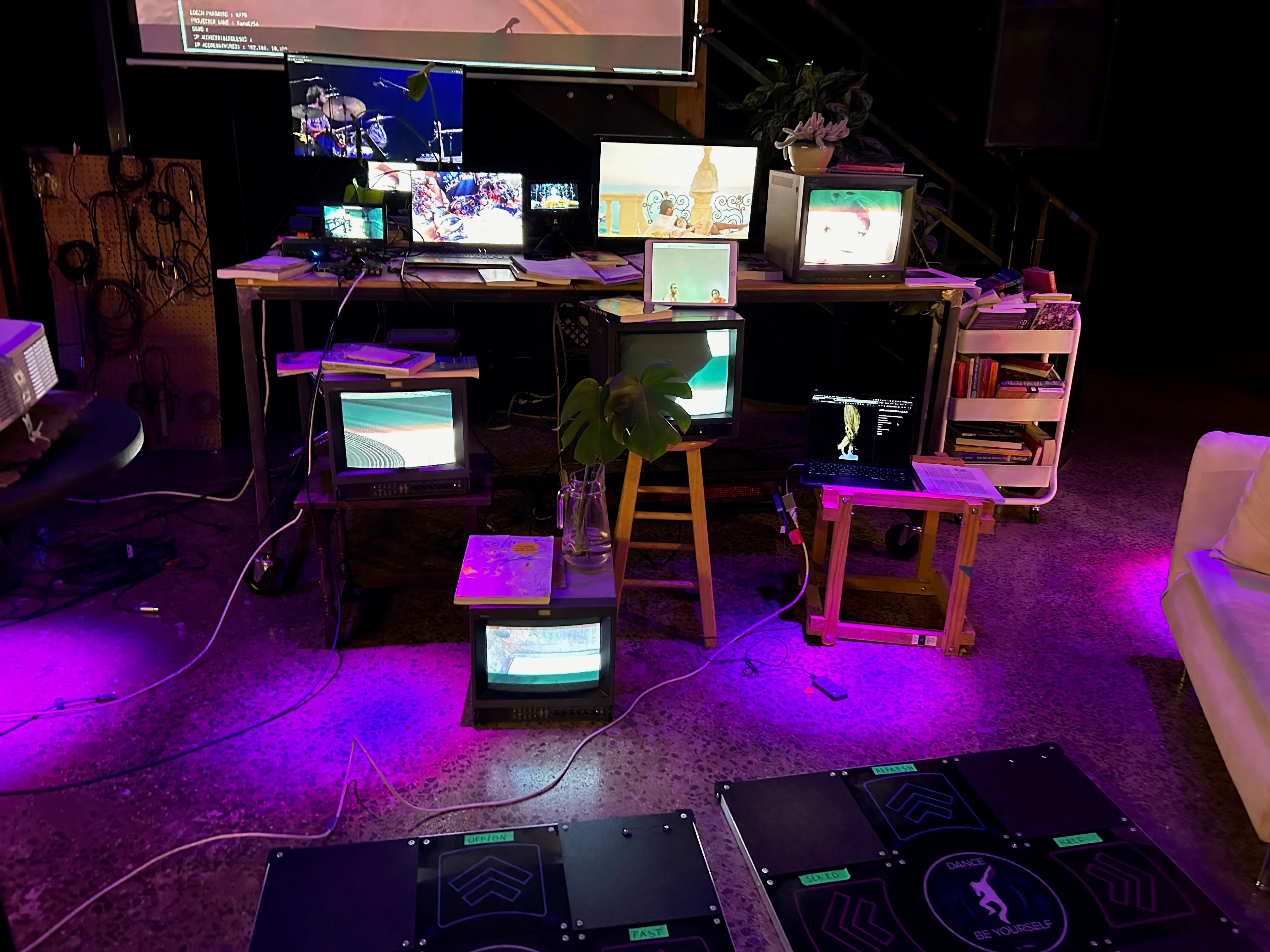 Collective G00n Cave